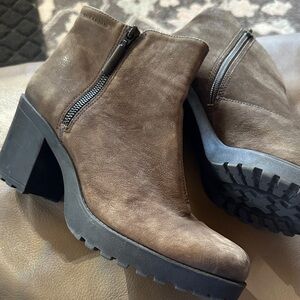 Vagabond Brown Leather Zip Ankle Boots with Block Heel